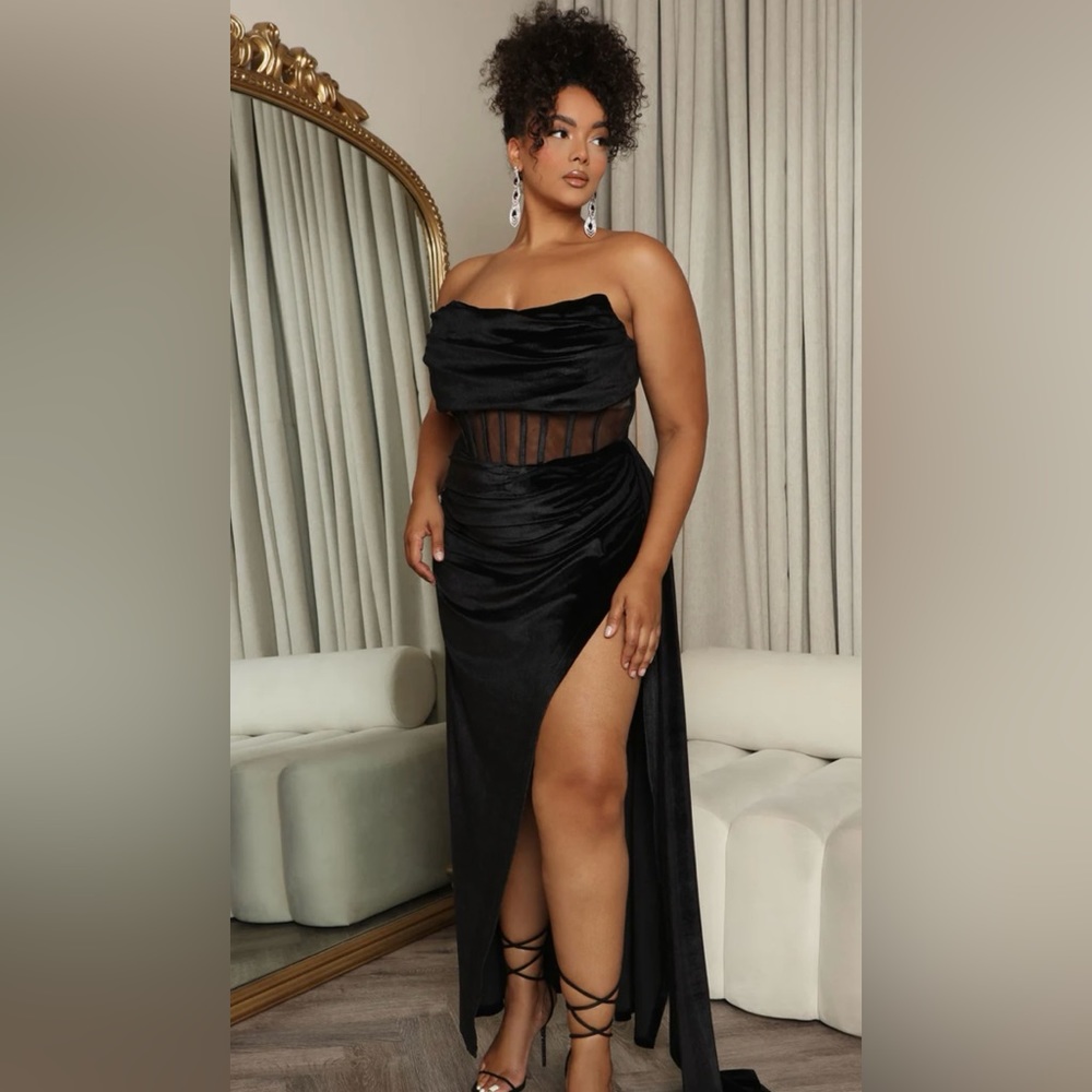 Vivi Velvet Maxi Dress